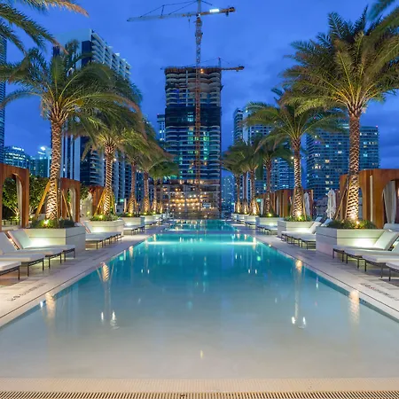 City Escapes Suites At Sls Lux Brickell Building-3